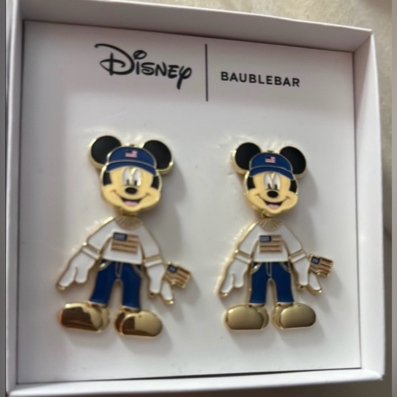 Disney BAUBLEBAR Mickey Mouse Americana Patriotic USA
Flag Earrings - Picture 2 of 5